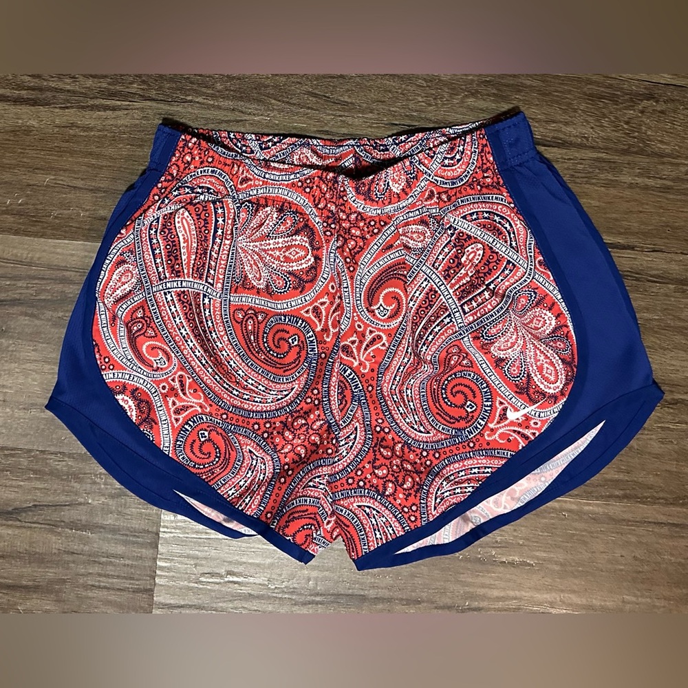 Nike Dri-Pro Tempo Running Shorts in Red/Blue Paisley Bandana. Size S